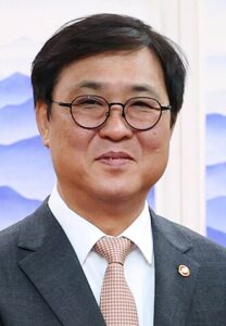 최휘영
