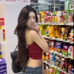 Yuna do ITZY exibe curvas impressionantes e brilha em novo drama