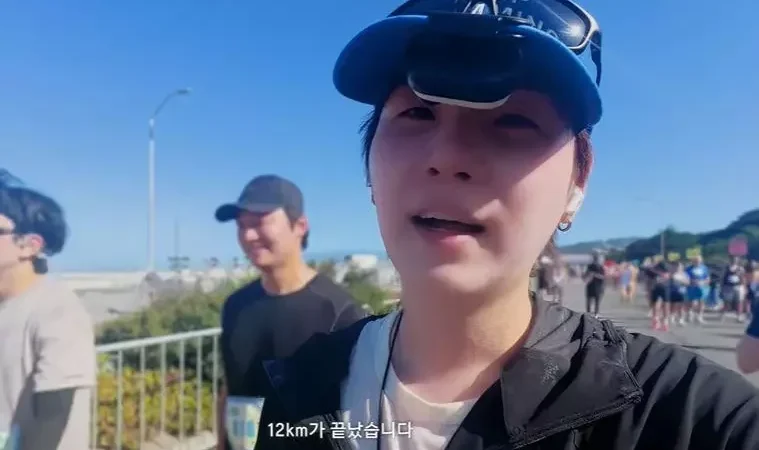 Suga do BTS completa maratona de 12 km e compartilha segredos de saúde durante turnê