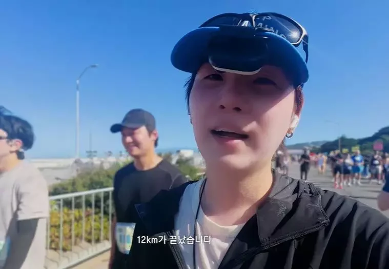 Suga do BTS completa maratona de 12 km e compartilha segredos de saúde durante turnê