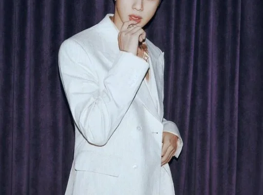 Jungkook do BTS gera preocupação em show após mostrar sinais de desconforto