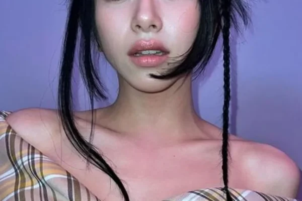 Chaeyoung do TWICE se reúne com outra agência para negociar carreira solo