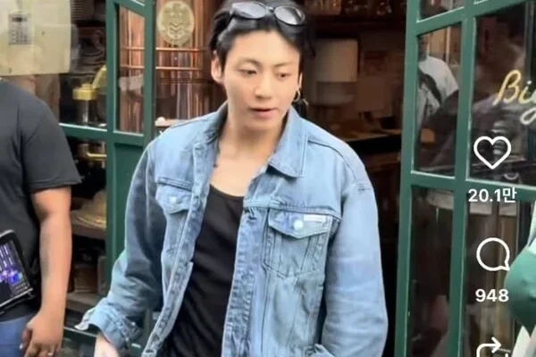 Jungkook do BTS é cercado por fãs em Paris e reafirma seu status global