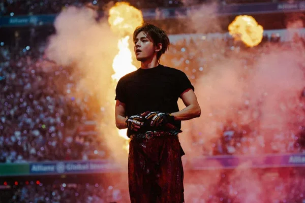V e Jungkook do BTS compartilham fotos da turnê e fazem fãs surtar de alegria