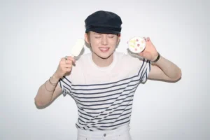 TXT e Yeonjun lançam sobremesa inspirada em ‘Ice Cream’ e vendem 40 mil unidades em um dia