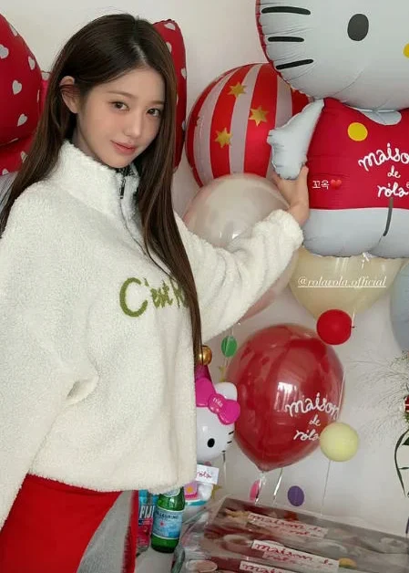 Jang Wonyoung do IVE recebe elogios da equipe por profissionalismo e atitude positiva