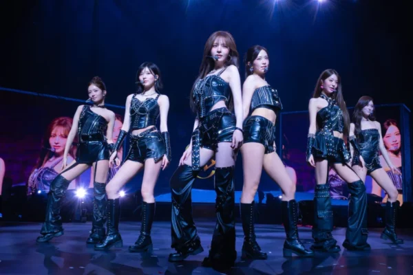 IVE arrasa em Toronto e inicia turnê mundial ‘SHOW WHAT I AM’ com show esgotado