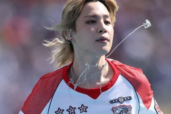 Camisa de Jimin do BTS é leiloada por us$110 mil e faz história